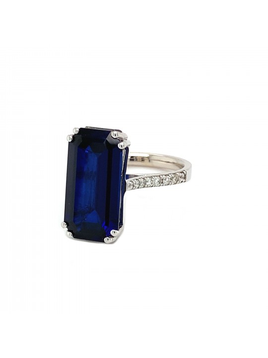 6.99 KARAT (G) PIRLANTA RENKLİ TAŞLI YÜZÜK